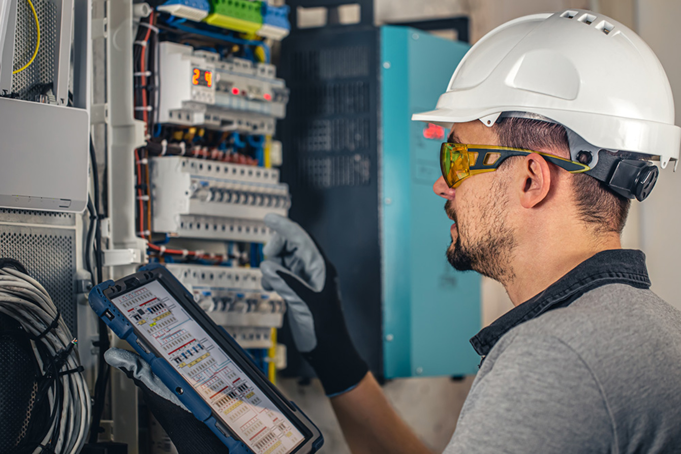 Industrie und Gewerbe bei Marco Neumann Elektrotechnik in Barsbüttel